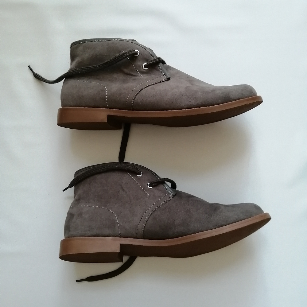 Gap Grey Shoes 8 NWOT